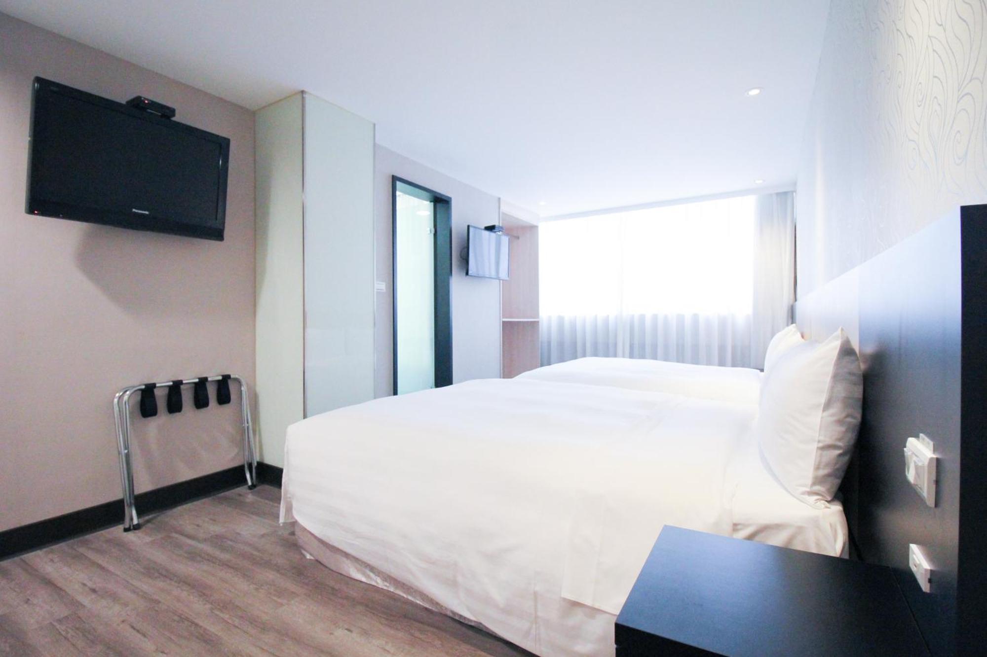 Quarantine Hotel - Hotel B Taipei Esterno foto