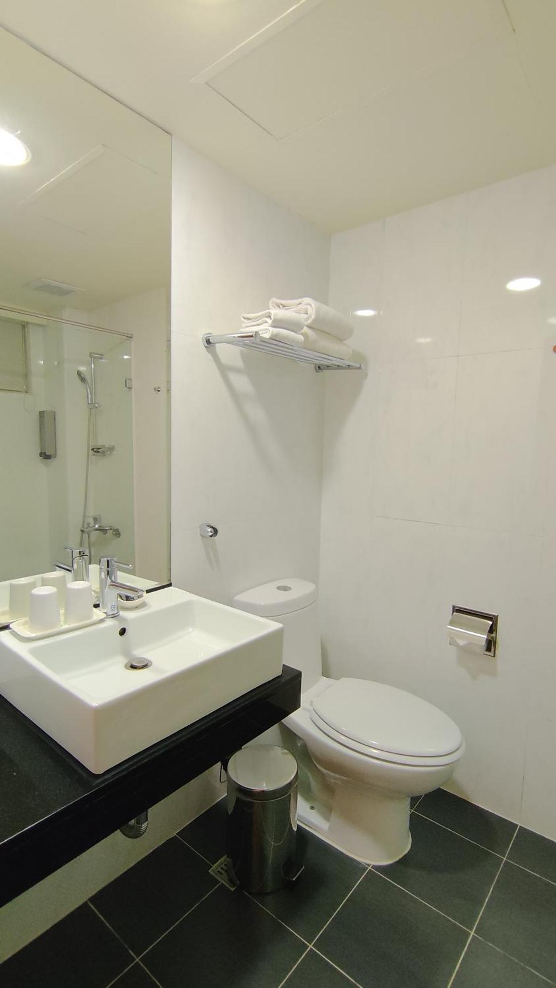 Quarantine Hotel - Hotel B Taipei Esterno foto