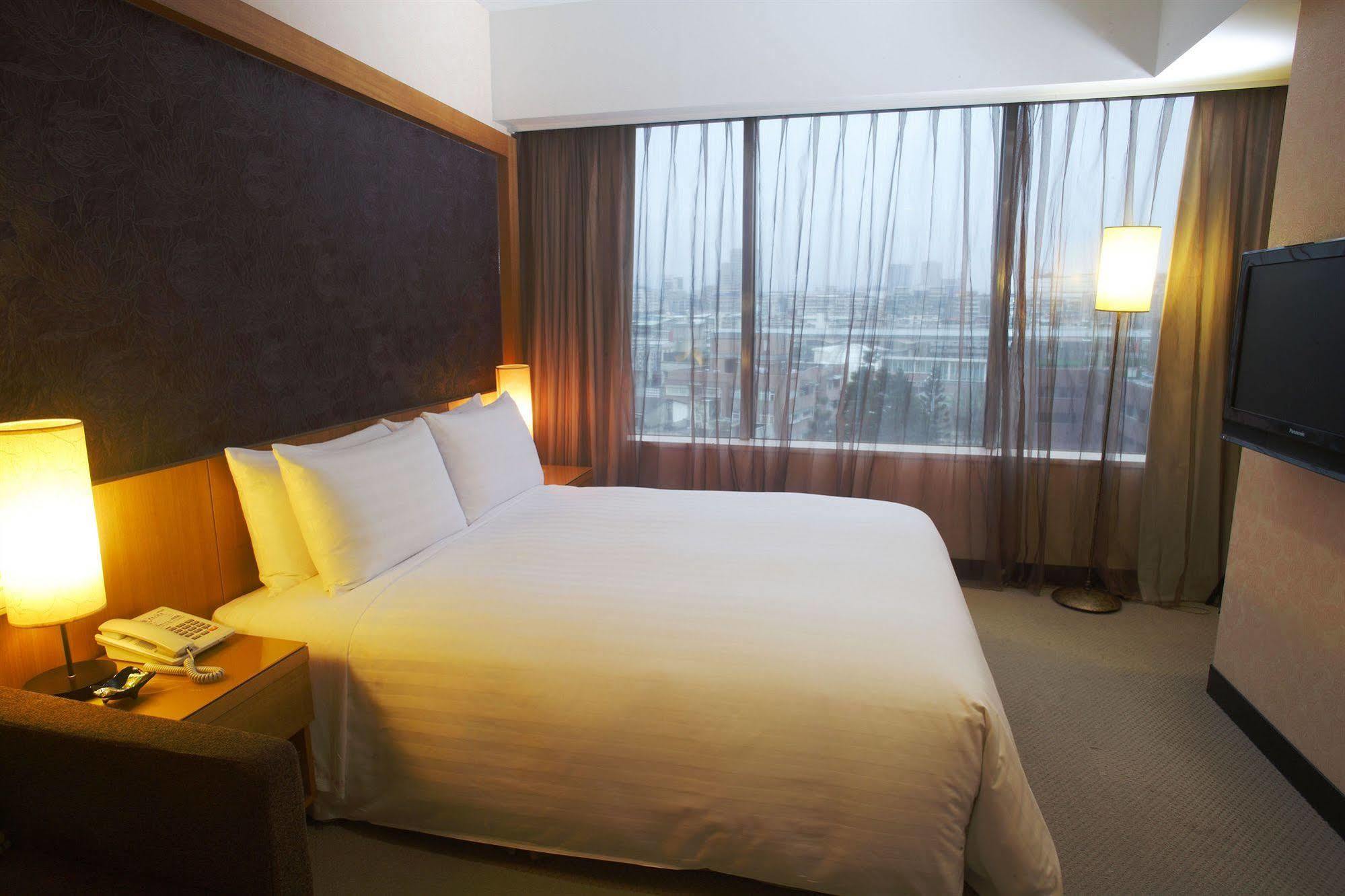 Quarantine Hotel - Hotel B Taipei Esterno foto
